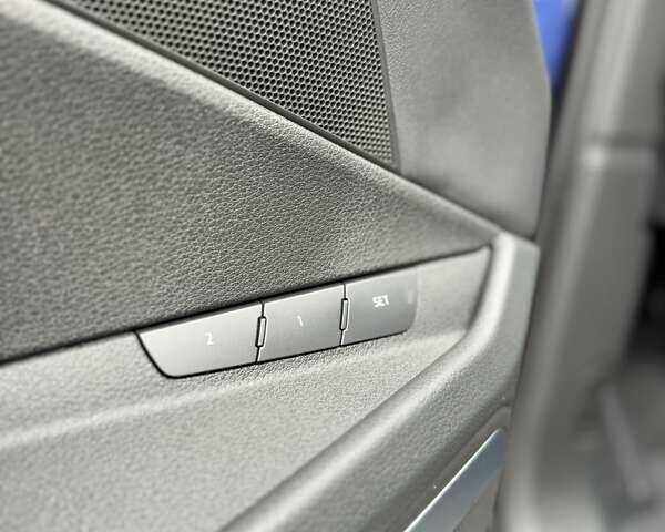 Синий Ауди E-Tron, объемом двигателя 0 л и пробегом 112 тыс. км за 36900 $, фото 83 на Automoto.ua