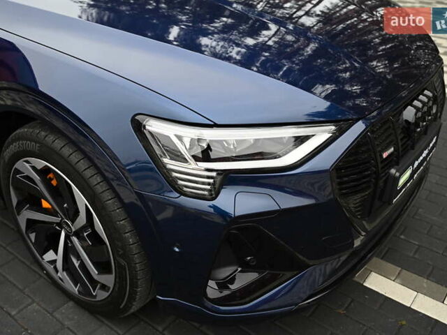 Синий Ауди E-Tron, объемом двигателя 0 л и пробегом 17 тыс. км за 50190 $, фото 3 на Automoto.ua