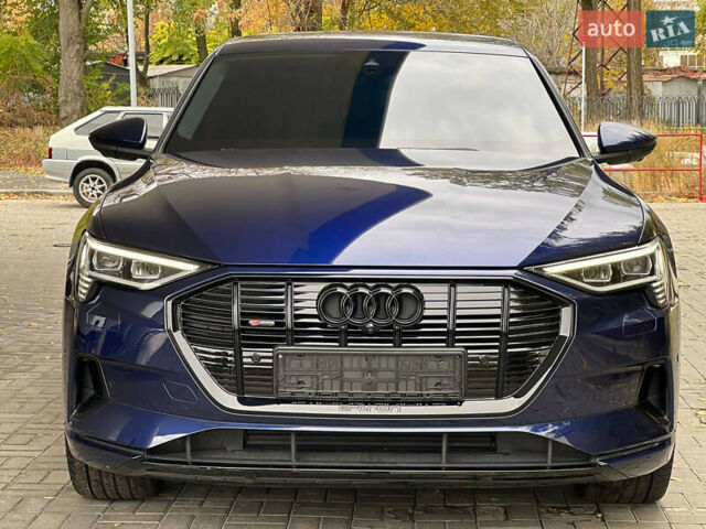 Синий Ауди E-Tron, объемом двигателя 0 л и пробегом 27 тыс. км за 42500 $, фото 2 на Automoto.ua