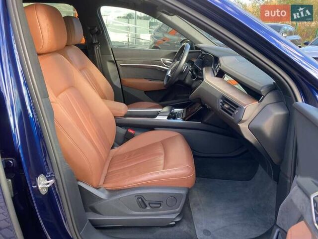 Синий Ауди E-Tron, объемом двигателя 0 л и пробегом 55 тыс. км за 35900 $, фото 23 на Automoto.ua