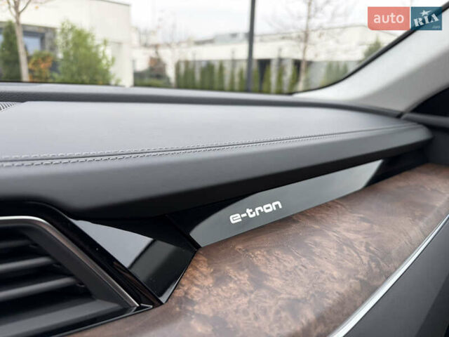 Синий Ауди E-Tron, объемом двигателя 0 л и пробегом 99 тыс. км за 39500 $, фото 31 на Automoto.ua