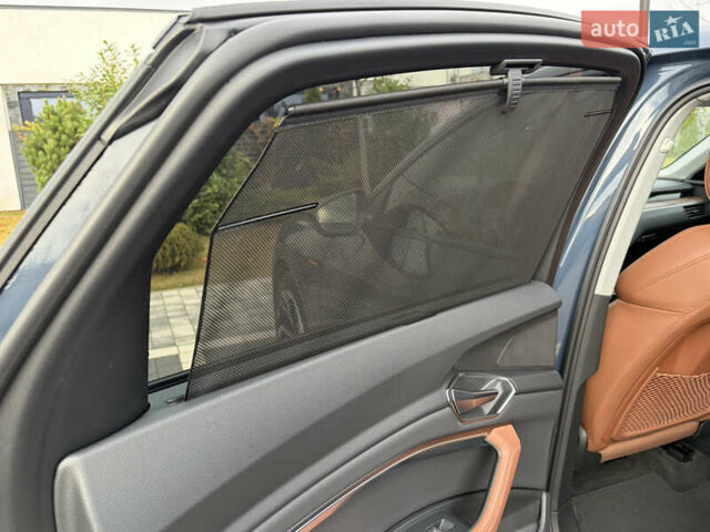 Синий Ауди E-Tron, объемом двигателя 0 л и пробегом 99 тыс. км за 39500 $, фото 63 на Automoto.ua