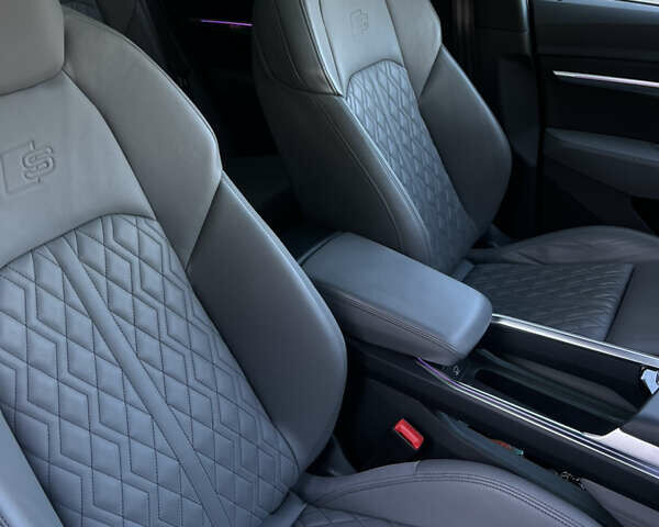 Синий Ауди E-Tron, объемом двигателя 0 л и пробегом 50 тыс. км за 45000 $, фото 40 на Automoto.ua