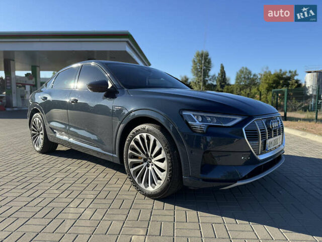 Синий Ауди E-Tron, объемом двигателя 0 л и пробегом 76 тыс. км за 36500 $, фото 8 на Automoto.ua