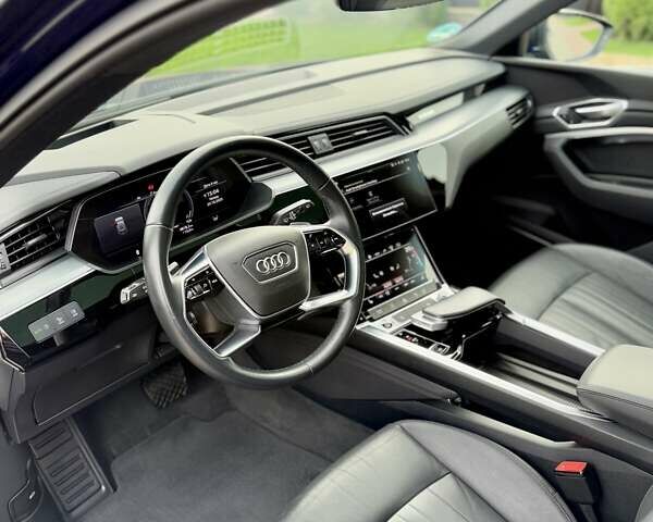 Синий Ауди E-Tron, объемом двигателя 0 л и пробегом 112 тыс. км за 36900 $, фото 64 на Automoto.ua