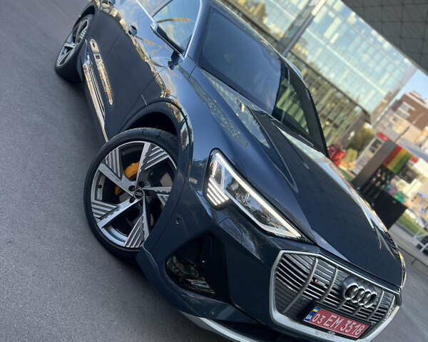 Синий Ауди E-Tron, объемом двигателя 0 л и пробегом 50 тыс. км за 45000 $, фото 4 на Automoto.ua