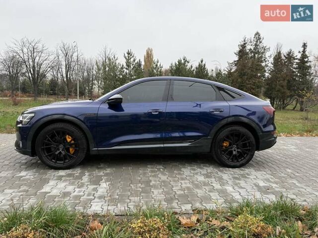 Синій Ауді E-Tron, об'ємом двигуна 0 л та пробігом 60 тис. км за 47800 $, фото 4 на Automoto.ua