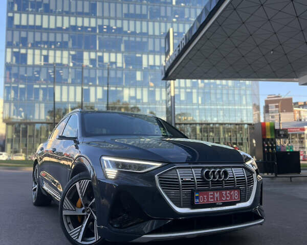 Синий Ауди E-Tron, объемом двигателя 0 л и пробегом 50 тыс. км за 45000 $, фото 1 на Automoto.ua
