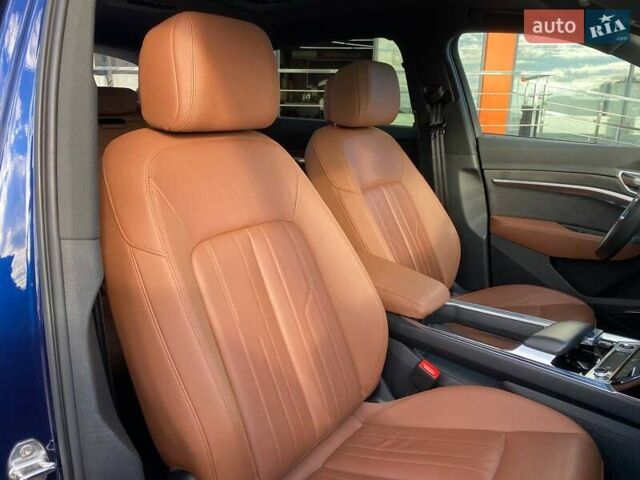 Синий Ауди E-Tron, объемом двигателя 0 л и пробегом 55 тыс. км за 34400 $, фото 24 на Automoto.ua