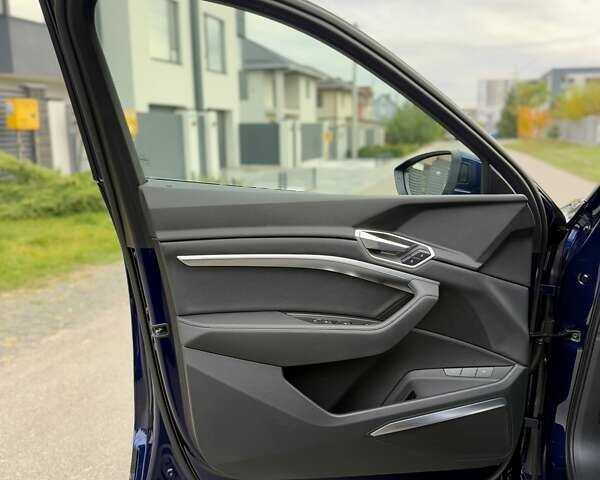 Синий Ауди E-Tron, объемом двигателя 0 л и пробегом 112 тыс. км за 36900 $, фото 62 на Automoto.ua