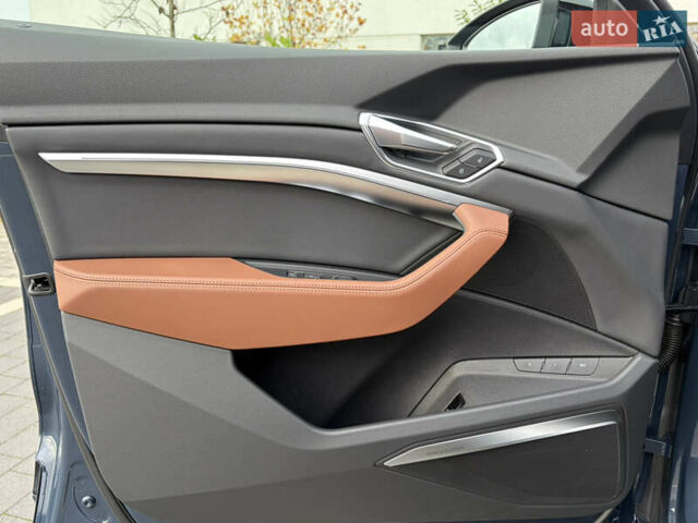 Синий Ауди E-Tron, объемом двигателя 0 л и пробегом 99 тыс. км за 39500 $, фото 54 на Automoto.ua