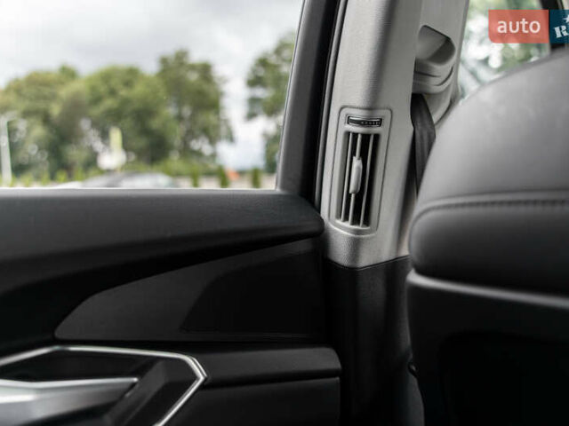 Синий Ауди E-Tron, объемом двигателя 0 л и пробегом 85 тыс. км за 37990 $, фото 20 на Automoto.ua