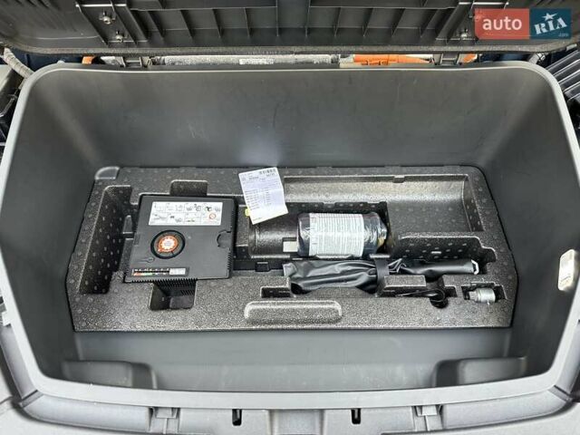 Синий Ауди E-Tron, объемом двигателя 0 л и пробегом 18 тыс. км за 34573 $, фото 31 на Automoto.ua