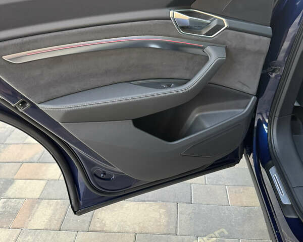 Ауди E-Tron 2022 в Черновцах на Automoto.ua Синий Ауди E-Tron, объемом двигателя 0 л и пробегом 52 тыс. км за 39500 $, фото 65 на Automoto.ua