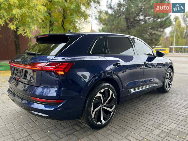 Синий Ауди E-Tron, объемом двигателя 0 л и пробегом 27 тыс. км за 42500 $, фото 11 на Automoto.ua