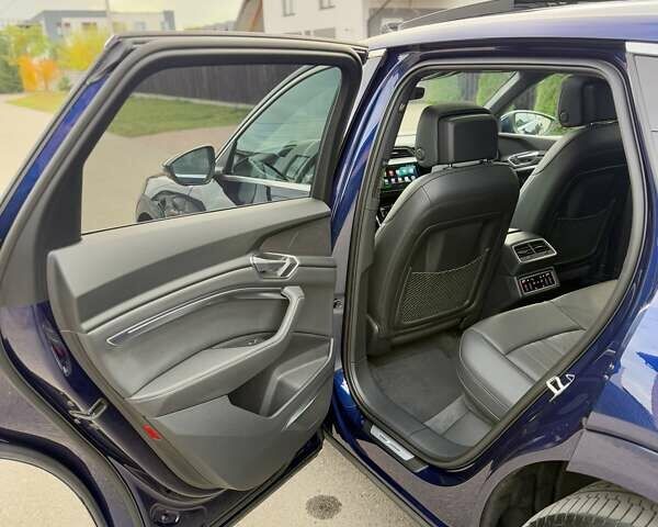 Синий Ауди E-Tron, объемом двигателя 0 л и пробегом 112 тыс. км за 36900 $, фото 76 на Automoto.ua