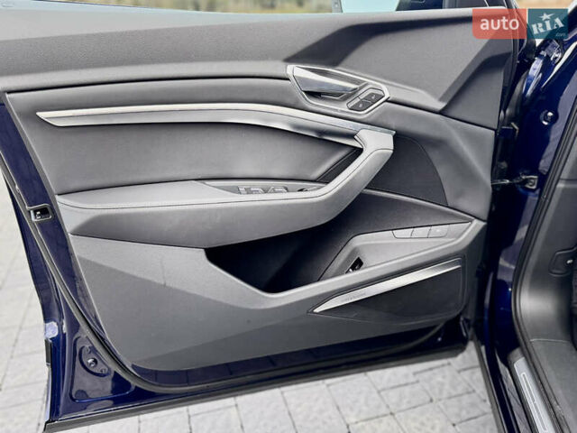 Синий Ауди E-Tron, объемом двигателя 0 л и пробегом 52 тыс. км за 41550 $, фото 9 на Automoto.ua