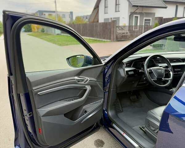 Синий Ауди E-Tron, объемом двигателя 0 л и пробегом 112 тыс. км за 36900 $, фото 61 на Automoto.ua