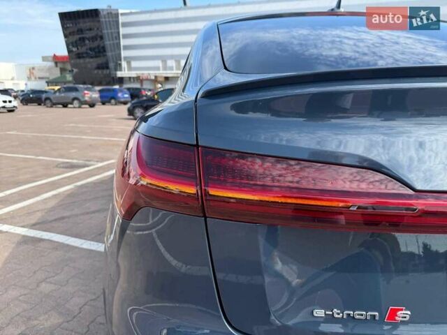 Синий Ауди E-Tron, объемом двигателя 0 л и пробегом 14 тыс. км за 61900 $, фото 5 на Automoto.ua