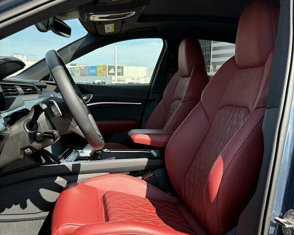 Синий Ауди E-Tron, объемом двигателя 0 л и пробегом 14 тыс. км за 61900 $, фото 10 на Automoto.ua