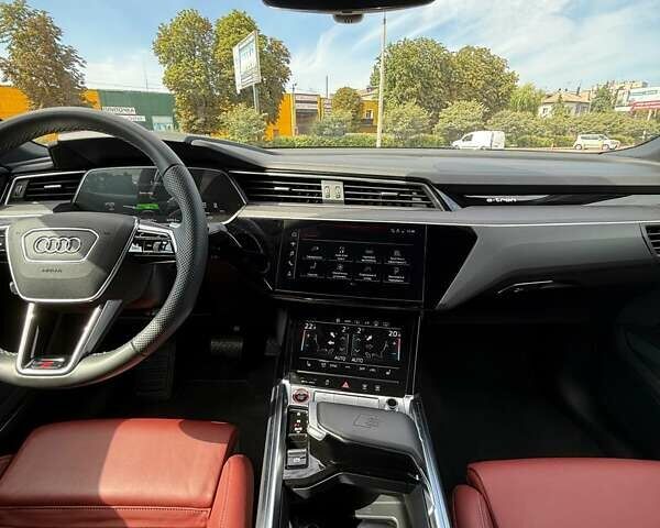 Синий Ауди E-Tron, объемом двигателя 0 л и пробегом 14 тыс. км за 61900 $, фото 9 на Automoto.ua