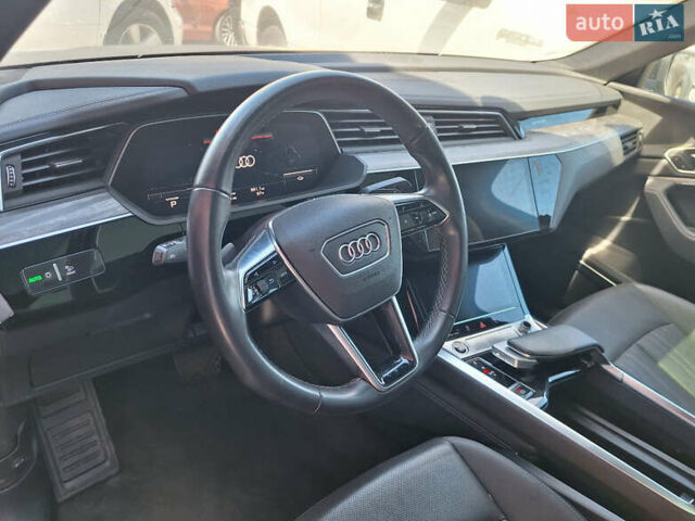 Синій Ауді E-Tron, об'ємом двигуна 0 л та пробігом 19 тис. км за 37999 $, фото 4 на Automoto.ua