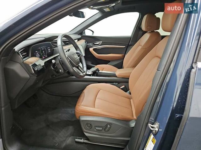 Синий Ауди E-Tron, объемом двигателя 0 л и пробегом 7 тыс. км за 25000 $, фото 9 на Automoto.ua