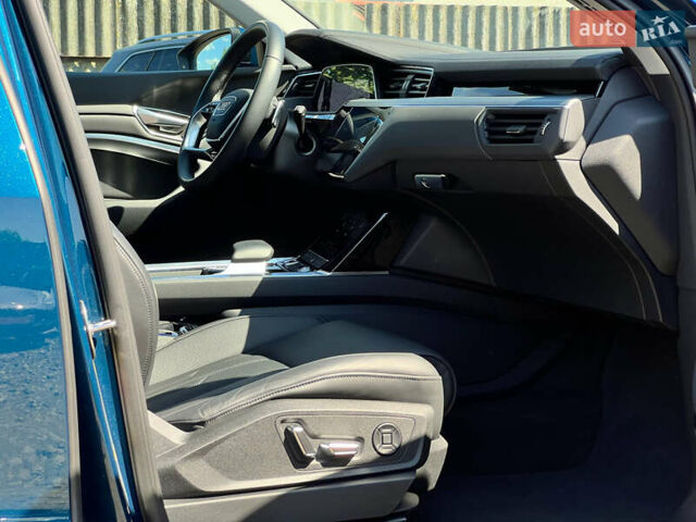 Синій Ауді E-Tron, об'ємом двигуна 0 л та пробігом 31 тис. км за 41870 $, фото 44 на Automoto.ua