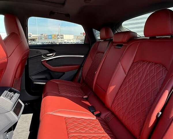 Синий Ауди E-Tron, объемом двигателя 0 л и пробегом 14 тыс. км за 61900 $, фото 18 на Automoto.ua