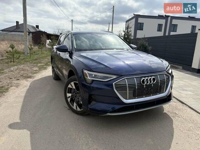 Синий Ауди E-Tron, объемом двигателя 0 л и пробегом 18 тыс. км за 36999 $, фото 2 на Automoto.ua