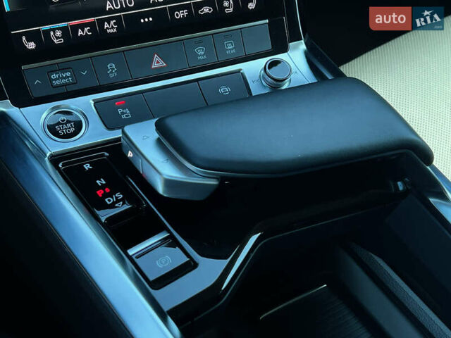 Синій Ауді E-Tron, об'ємом двигуна 0 л та пробігом 31 тис. км за 41870 $, фото 63 на Automoto.ua
