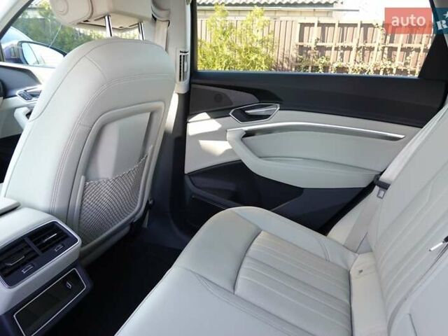 Синий Ауди E-Tron, объемом двигателя 0 л и пробегом 18 тыс. км за 36999 $, фото 23 на Automoto.ua