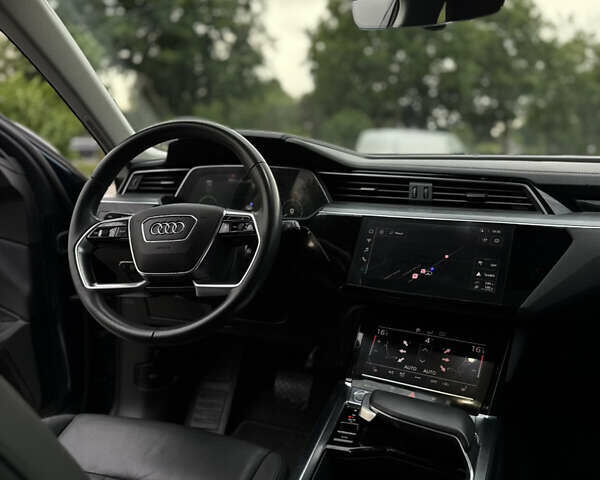 Зеленый Ауди E-Tron, объемом двигателя 0 л и пробегом 140 тыс. км за 21950 $, фото 29 на Automoto.ua