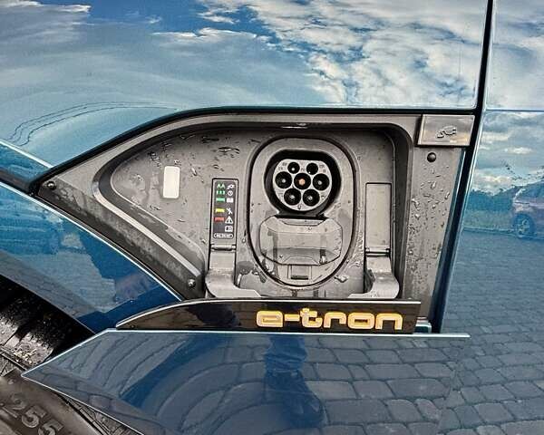 Зеленый Ауди E-Tron, объемом двигателя 0 л и пробегом 161 тыс. км за 24000 $, фото 13 на Automoto.ua