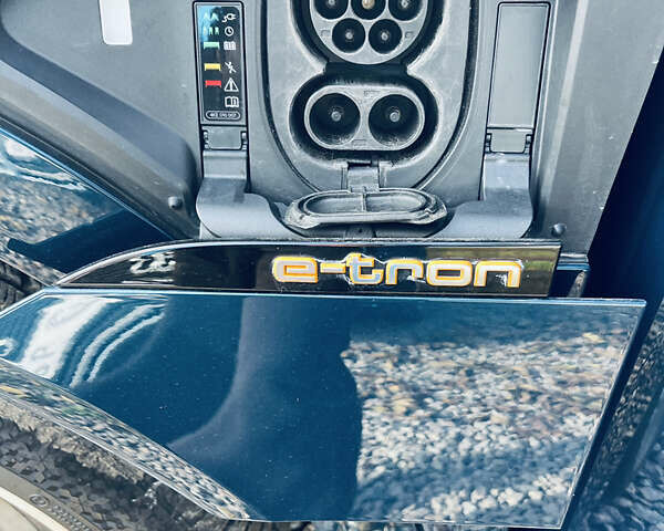 Ауди E-Tron 2019 в Бродах на Automoto.ua Зеленый Ауди E-Tron, объемом двигателя 0 л и пробегом 122 тыс. км за 28129 $, фото 20 на Automoto.ua