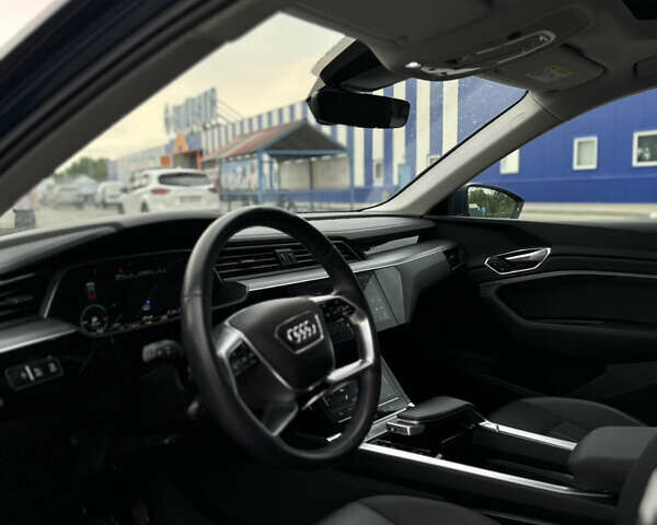 Зелений Ауді E-Tron, об'ємом двигуна 0 л та пробігом 139 тис. км за 21950 $, фото 40 на Automoto.ua