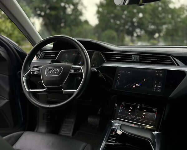 Зелений Ауді E-Tron, об'ємом двигуна 0 л та пробігом 139 тис. км за 21950 $, фото 38 на Automoto.ua