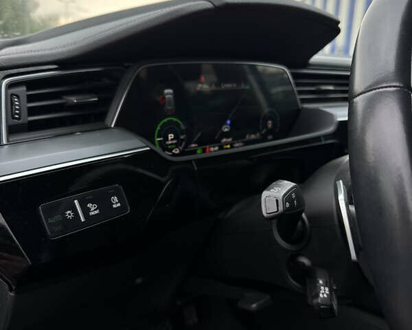 Зелений Ауді E-Tron, об'ємом двигуна 0 л та пробігом 139 тис. км за 21950 $, фото 33 на Automoto.ua