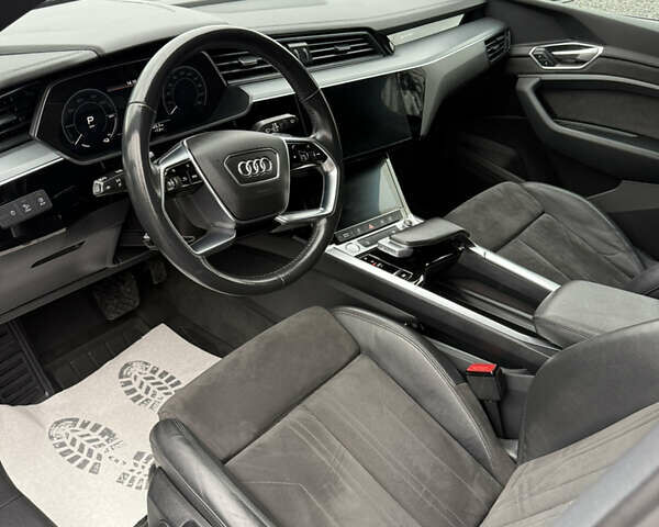Зеленый Ауди E-Tron, объемом двигателя 0 л и пробегом 169 тыс. км за 25900 $, фото 26 на Automoto.ua
