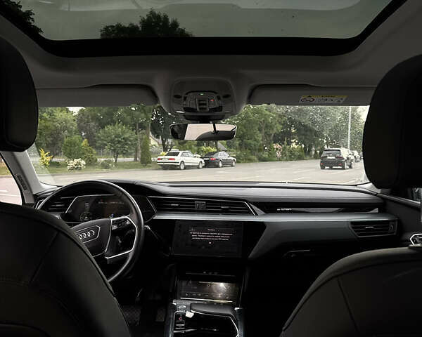 Зелений Ауді E-Tron, об'ємом двигуна 0 л та пробігом 139 тис. км за 21950 $, фото 26 на Automoto.ua