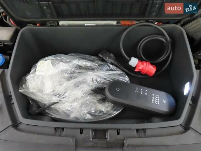 Зеленый Ауди E-Tron, объемом двигателя 0 л и пробегом 108 тыс. км за 23721 $, фото 10 на Automoto.ua