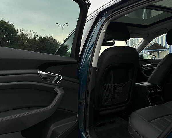 Зелений Ауді E-Tron, об'ємом двигуна 0 л та пробігом 139 тис. км за 21950 $, фото 28 на Automoto.ua