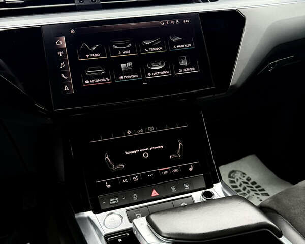 Зеленый Ауди E-Tron, объемом двигателя 0 л и пробегом 169 тыс. км за 25900 $, фото 30 на Automoto.ua