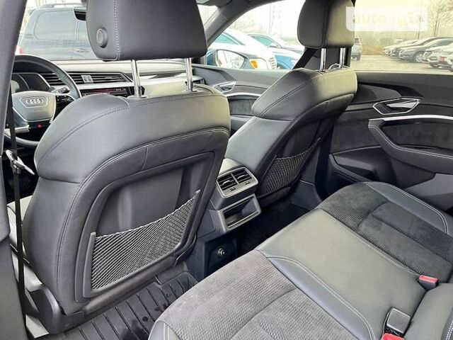 Зеленый Ауди E-Tron, объемом двигателя 0 л и пробегом 39 тыс. км за 58000 $, фото 16 на Automoto.ua
