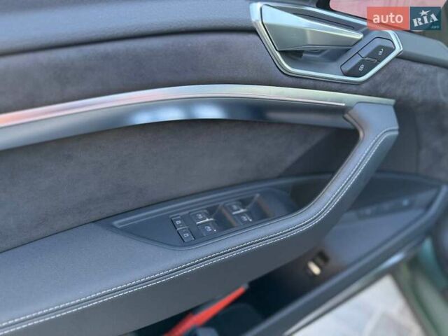 Зелений Ауді E-Tron, об'ємом двигуна 0 л та пробігом 165 тис. км за 29999 $, фото 39 на Automoto.ua