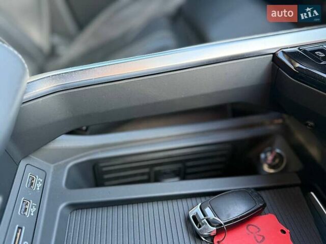 Зелений Ауді E-Tron, об'ємом двигуна 0 л та пробігом 165 тис. км за 29999 $, фото 33 на Automoto.ua