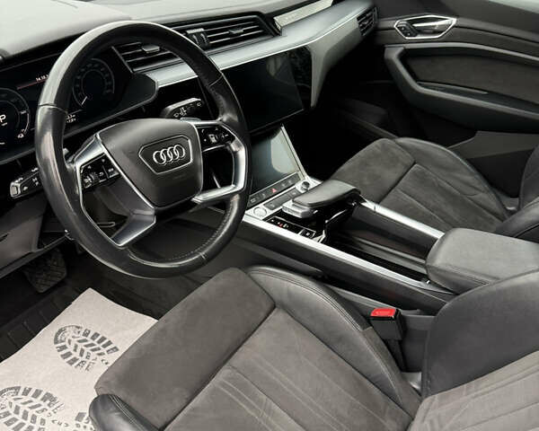 Зелений Ауді E-Tron, об'ємом двигуна 0 л та пробігом 169 тис. км за 24999 $, фото 20 на Automoto.ua