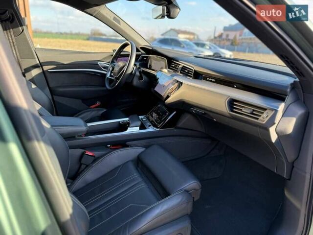 Зелений Ауді E-Tron, об'ємом двигуна 0 л та пробігом 165 тис. км за 29999 $, фото 29 на Automoto.ua