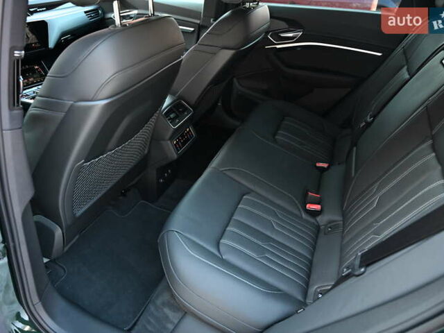 Зелений Ауді E-Tron, об'ємом двигуна 0 л та пробігом 39 тис. км за 52127 $, фото 6 на Automoto.ua