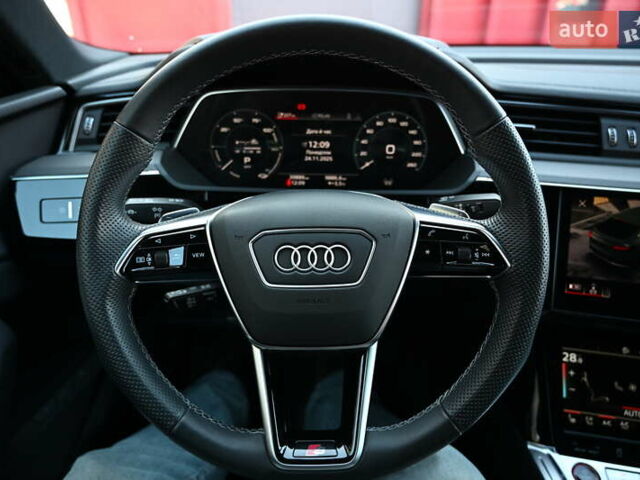 Зелений Ауді E-Tron, об'ємом двигуна 0 л та пробігом 39 тис. км за 52127 $, фото 18 на Automoto.ua